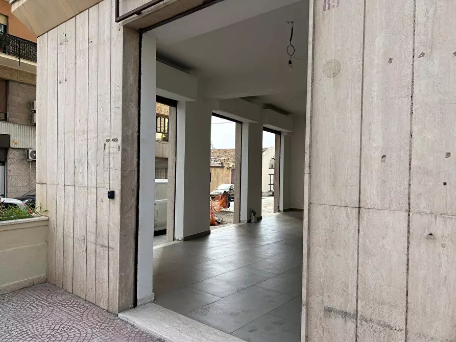 Immagine 11 di Locale commerciale in affitto  in Via Duca Della Verdura 89 a Palermo