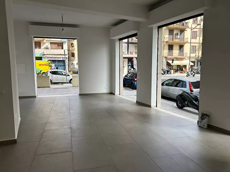 Immagine 12 di Locale commerciale in affitto  in Via Duca Della Verdura 89 a Palermo