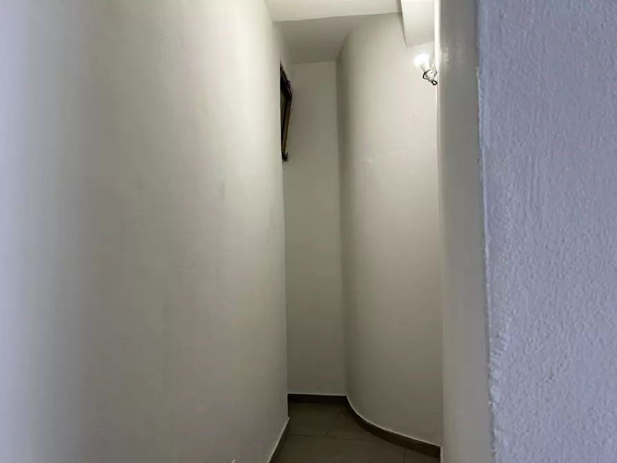 Immagine 20 di Locale commerciale in affitto  in Via Duca Della Verdura 89 a Palermo