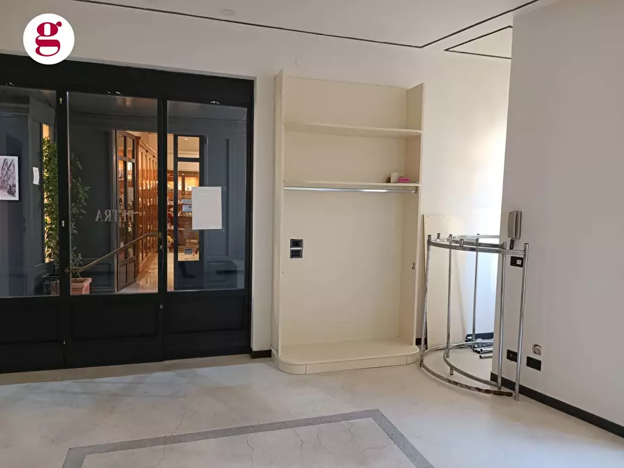 Immagine 9 di Locale commerciale in affitto  in Via Santa Maria 9 a Vasto