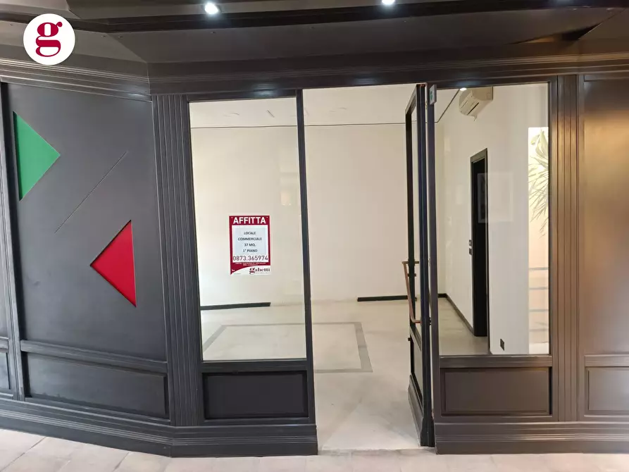 Immagine 2 di Locale commerciale in affitto  in Via Santa Maria 9 a Vasto