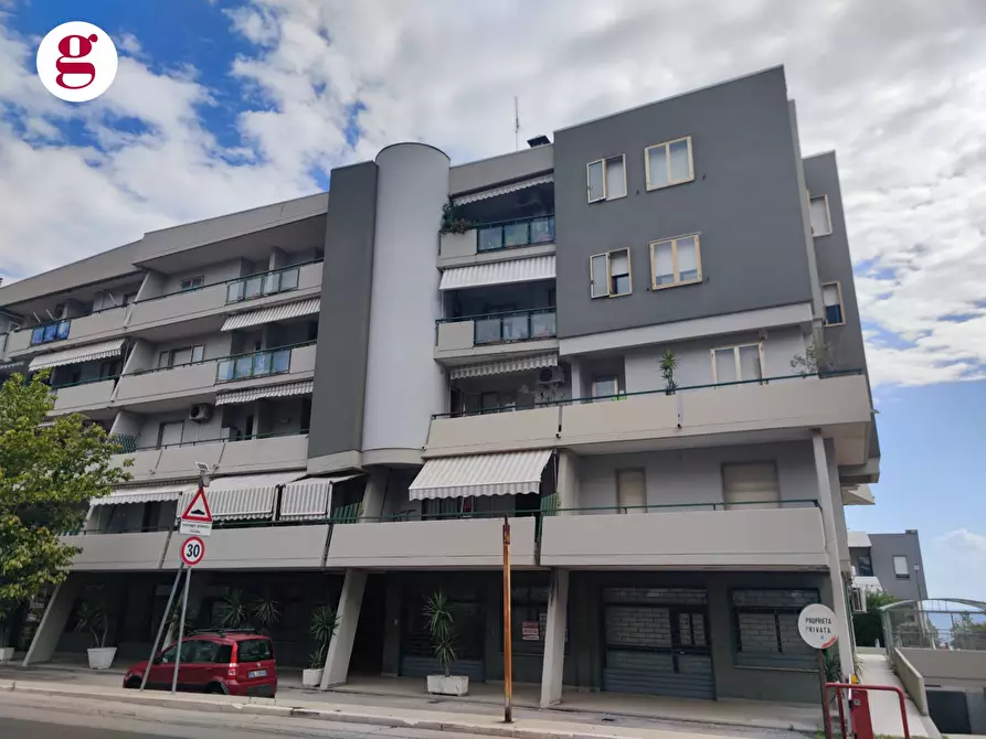 Immagine 24 di Locale commerciale in affitto  in Via del Porto 16 a Vasto