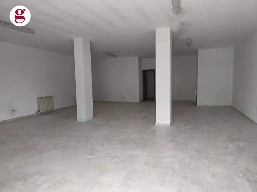 Immagine 2 di Locale commerciale in affitto  in Corso Mazzini 623 a Vasto