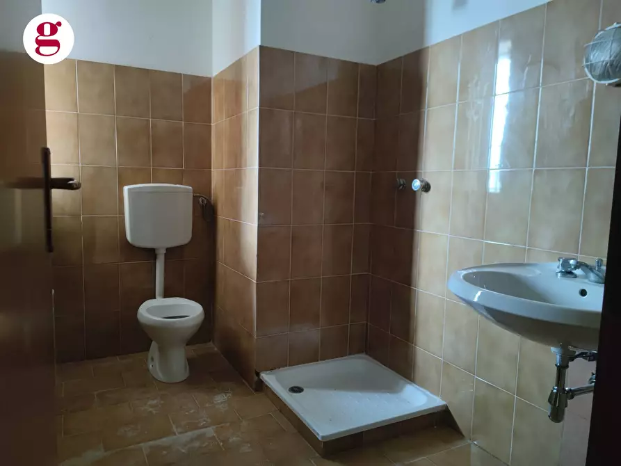 Immagine 7 di Locale commerciale in affitto  in Corso Mazzini 623 a Vasto