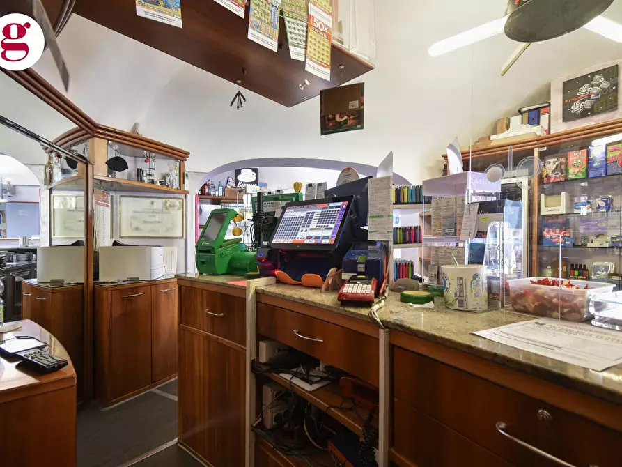 Immagine 8 di Attività commerciale in vendita  in Piazza Diomede 8 a Vasto