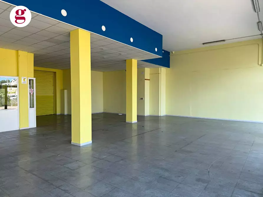 Immagine 3 di Locale commerciale in affitto  in S.S. 16 Sud 72 a Vasto