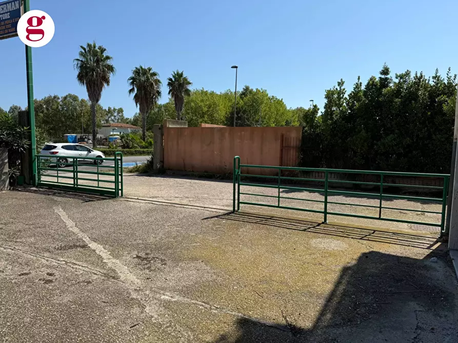 Immagine 9 di Locale commerciale in affitto  in S.S. 16 Sud 72 a Vasto