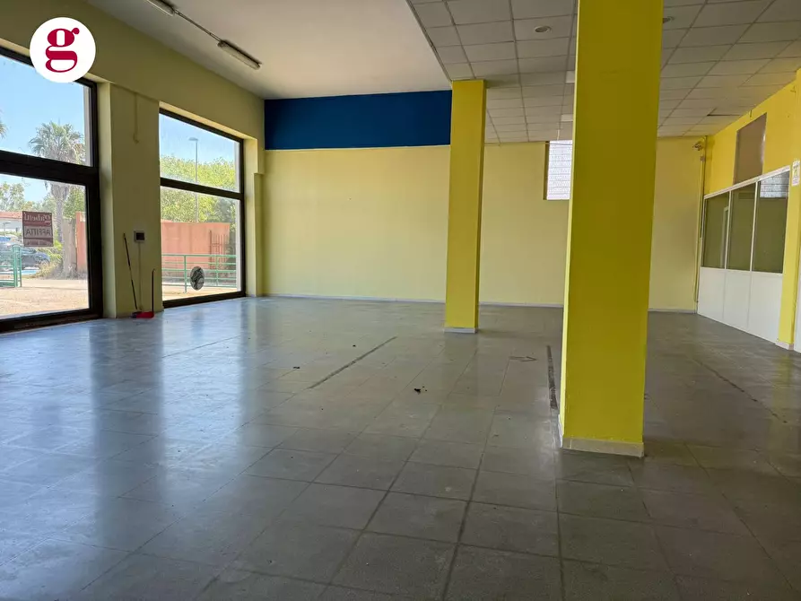 Immagine 23 di Locale commerciale in affitto  in S.S. 16 Sud 72 a Vasto