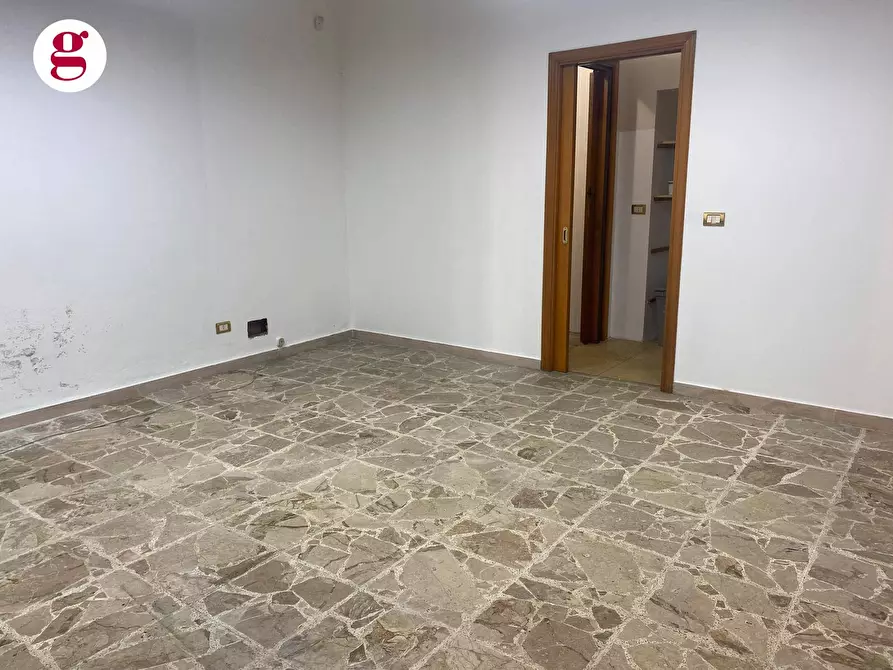 Immagine 11 di Locale commerciale in vendita  in Corso Palizzi 15 a Vasto