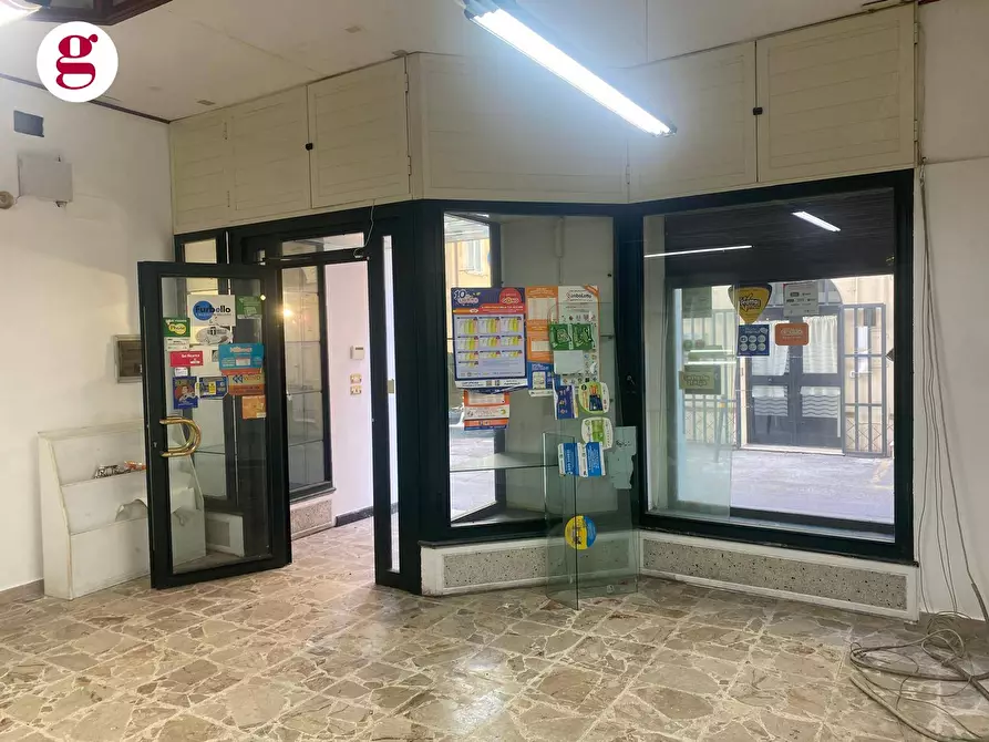 Immagine 9 di Locale commerciale in vendita  in Corso Palizzi 15 a Vasto