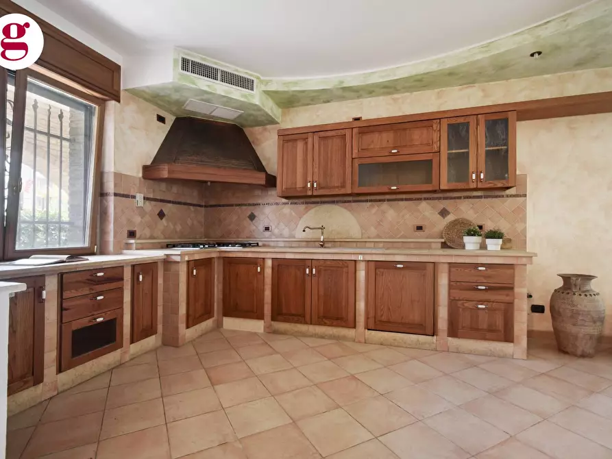 Immagine 14 di Villa in vendita  in Via Silvio Pellico 5 a Vasto