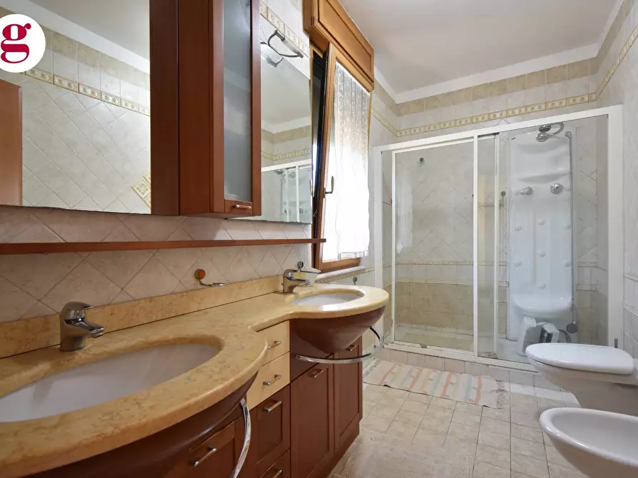 Immagine 55 di Villa in vendita  in Via Silvio Pellico 5 a Vasto