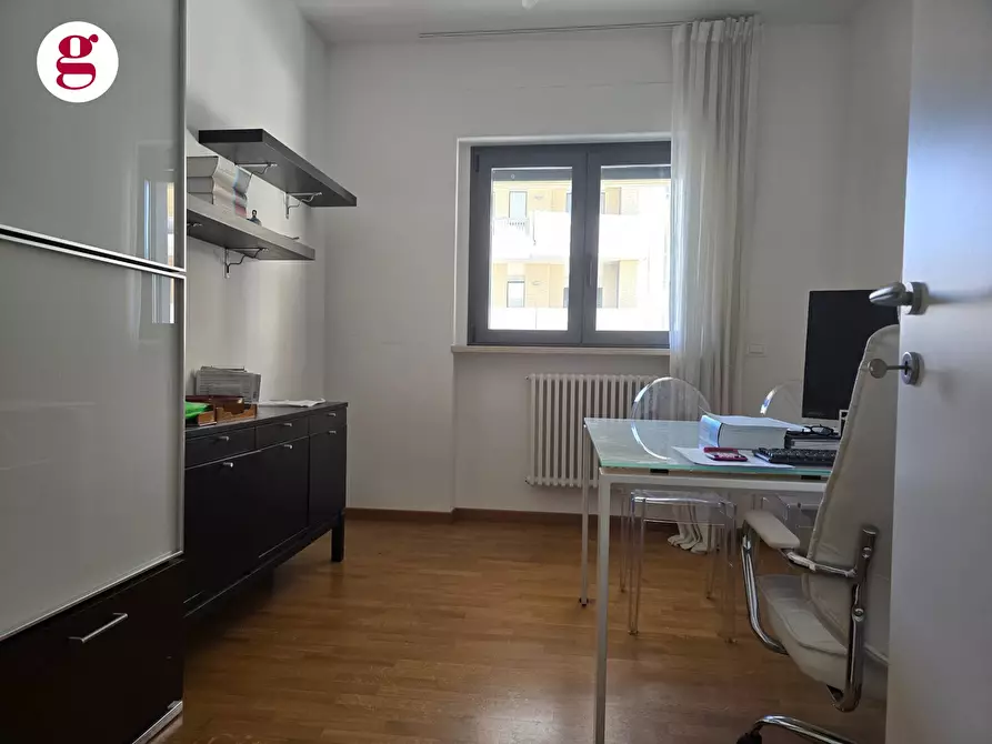 Immagine 10 di Ufficio in vendita  in Via Giulio Cesare 80 a Vasto