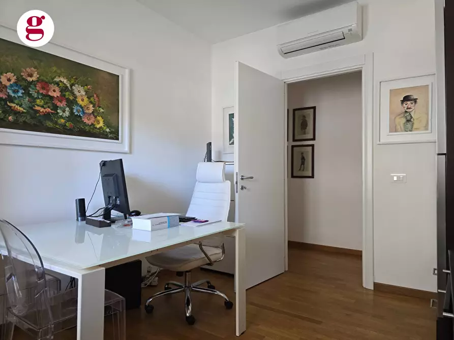 Immagine 11 di Ufficio in vendita  in Via Giulio Cesare 80 a Vasto