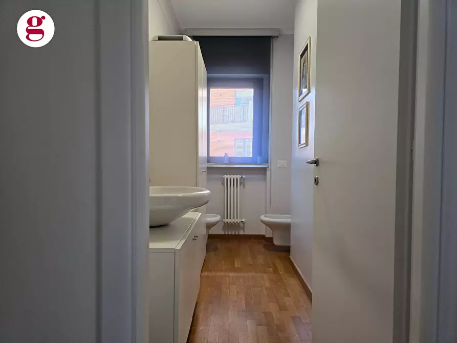 Immagine 13 di Ufficio in vendita  in Via Giulio Cesare 80 a Vasto