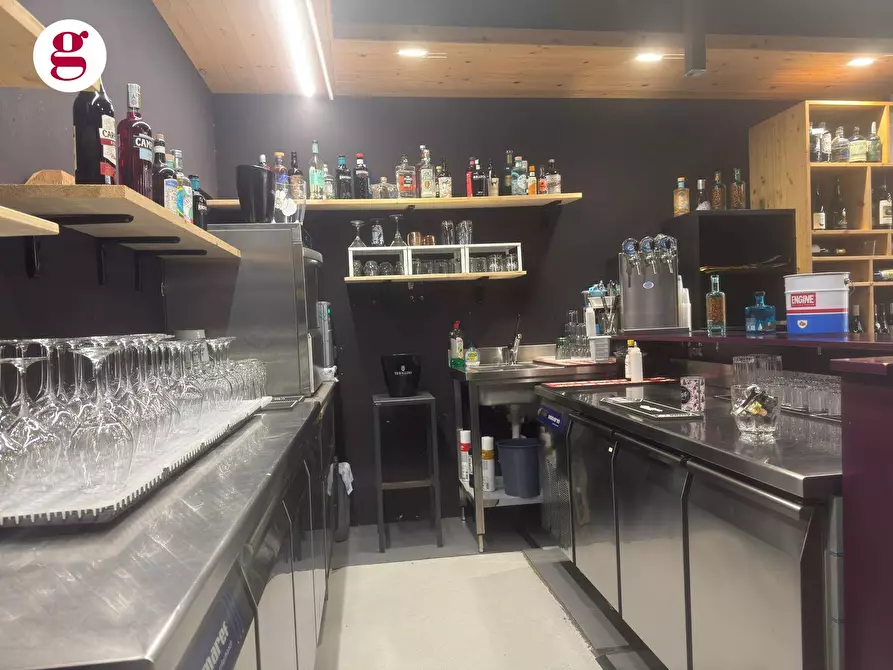 Immagine 12 di Attività commerciale in vendita  in Piazza Pudente 1 a Vasto