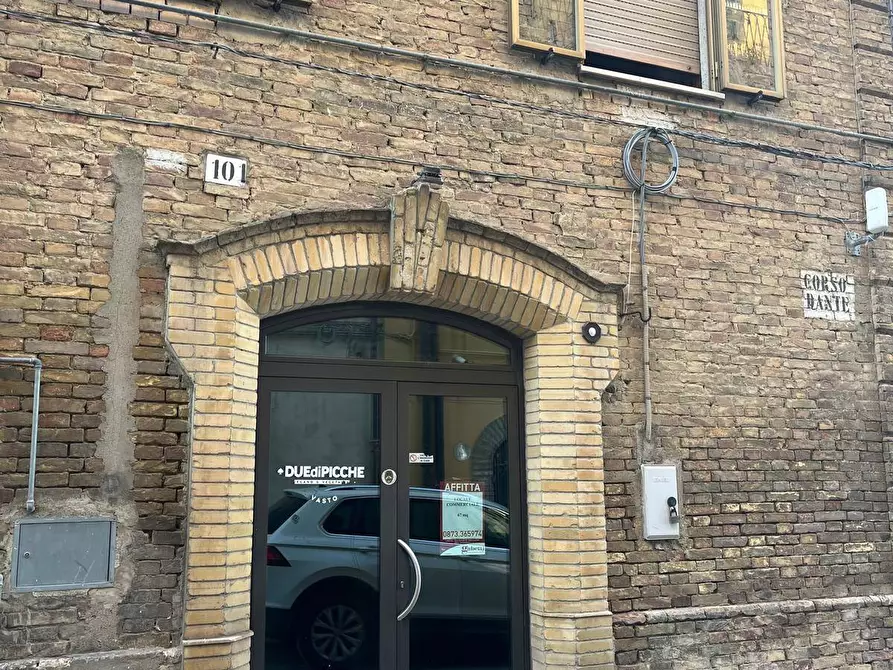 Immagine 12 di Locale commerciale in affitto  in Via Dante Alighieri 101 a Vasto