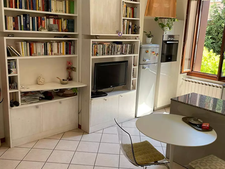 Immagine 1 di Appartamento in vendita  in via Sernaglia a Venezia