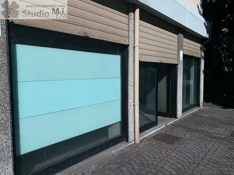 Immagine 2 di Locale commerciale in vendita  in via roma a Venezia
