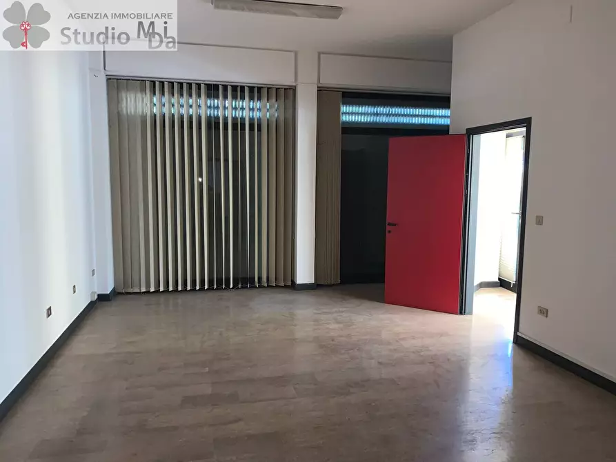 Immagine 7 di Locale commerciale in vendita  in via roma a Venezia