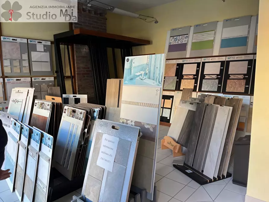 Immagine 3 di Negozio in vendita  in Via Ciardi a Venezia