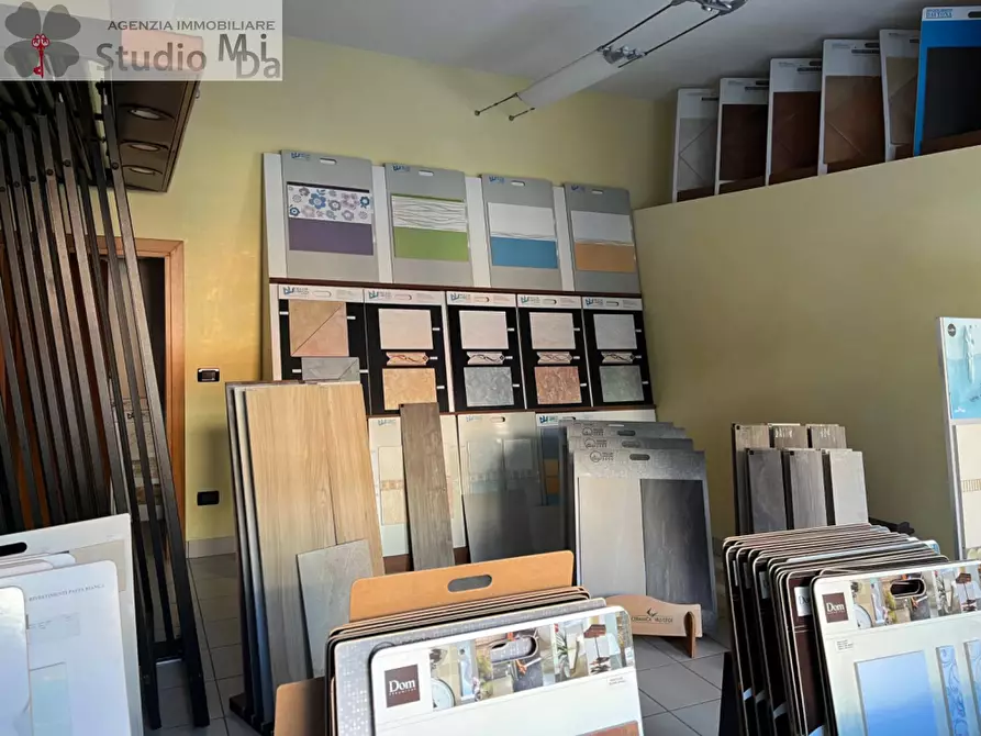 Immagine 4 di Negozio in vendita  in Via Ciardi a Venezia