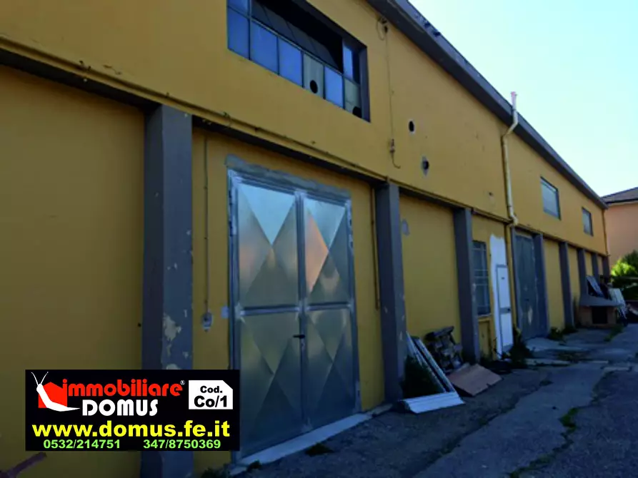 Immagine 14 di Locale commerciale in vendita  a Ferrara