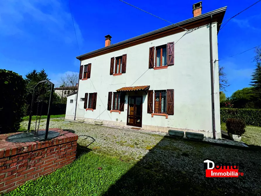 Immagine 1 di Casa semindipendente in vendita  a Voghiera