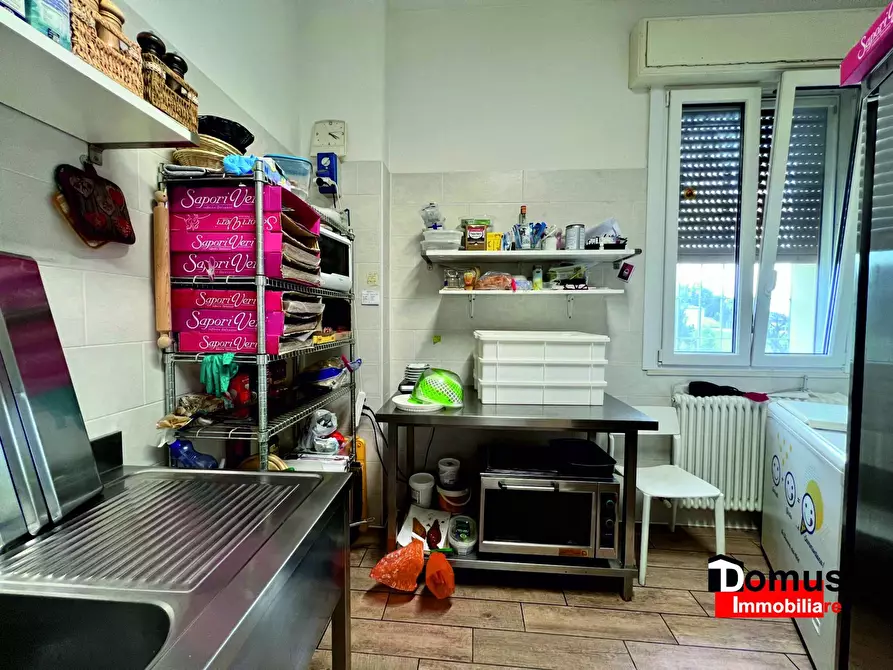 Immagine 8 di Attività commerciale in vendita  a Ferrara