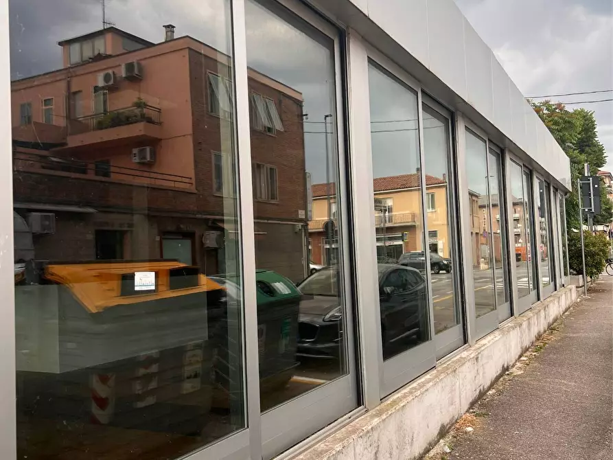 Immagine 2 di Locale commerciale in affitto  a Ferrara