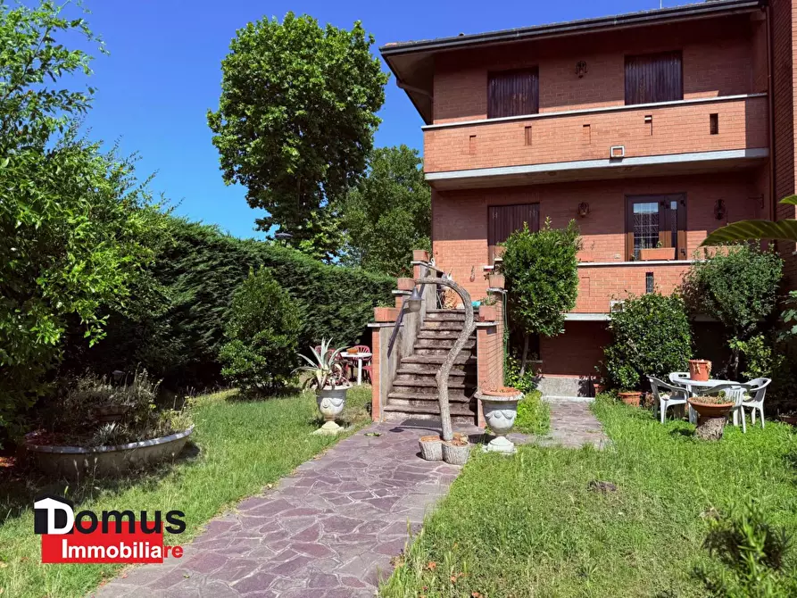 Immagine 1 di Villetta a schiera in vendita  a Ferrara