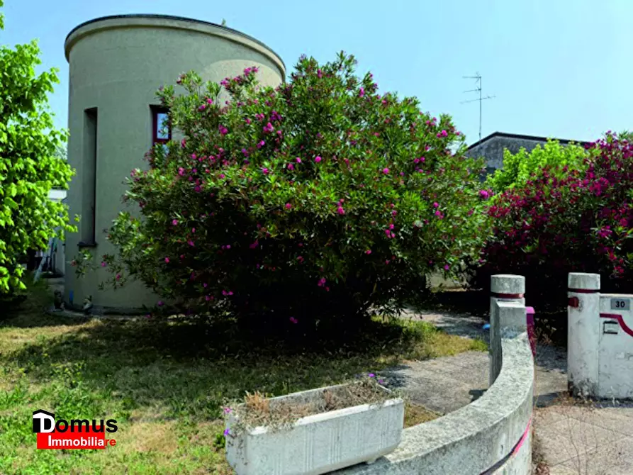 Immagine 2 di Capannone industriale in vendita  a Voghiera