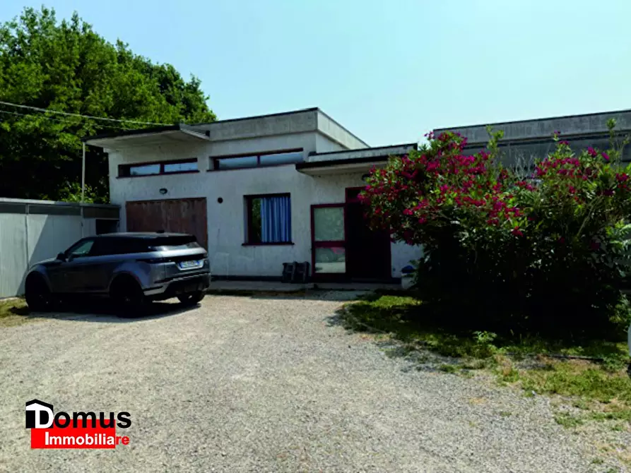 Immagine 9 di Capannone industriale in vendita  a Voghiera