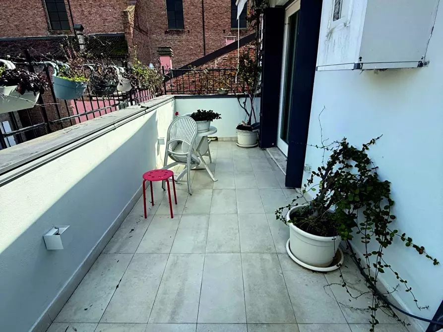 Immagine 2 di Appartamento in vendita  a Ferrara
