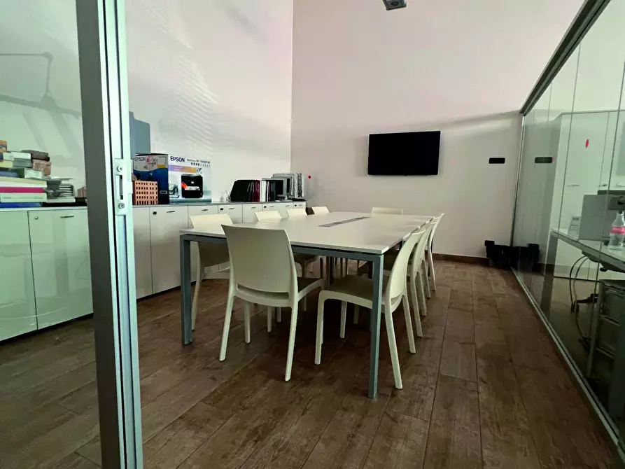 Immagine 10 di Ufficio in affitto  a Ferrara