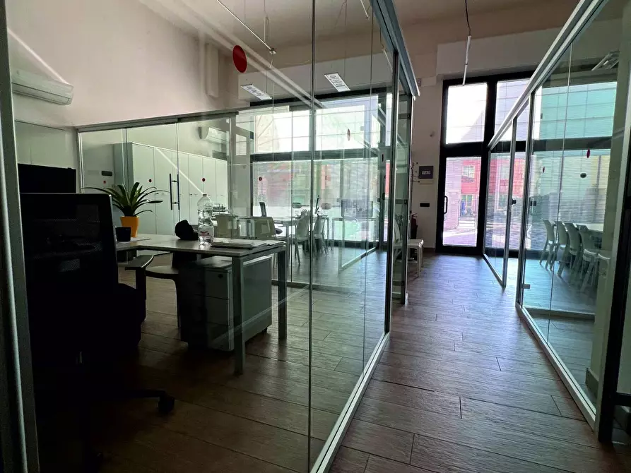 Immagine 4 di Ufficio in affitto  a Ferrara
