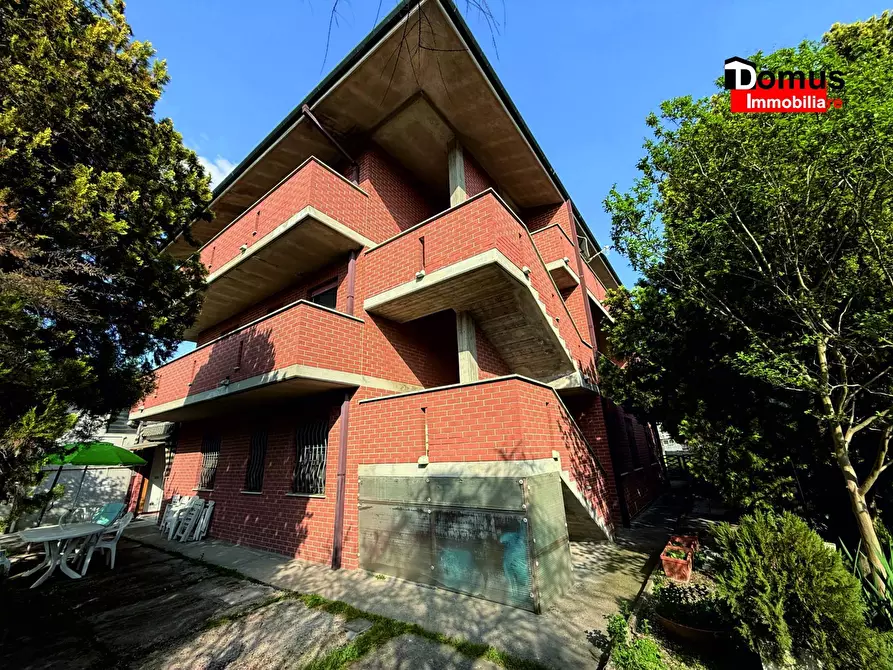 Immagine 1 di Casa indipendente in vendita  a Ferrara