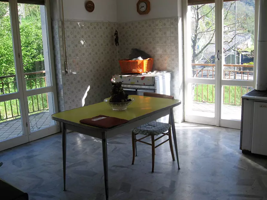 Immagine 2 di Appartamento in vendita  in ISOLA DI BORGONOVO MEZZANEGO a Mezzanego