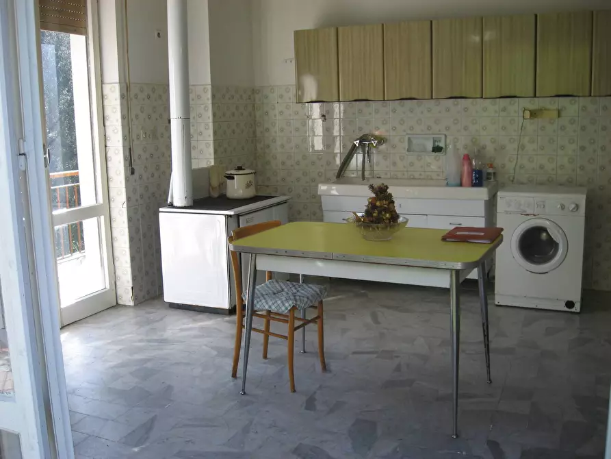 Immagine 3 di Appartamento in vendita  in ISOLA DI BORGONOVO MEZZANEGO a Mezzanego