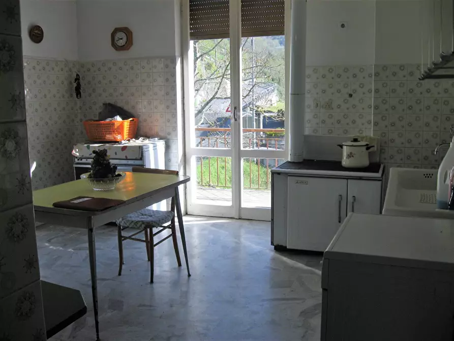 Immagine 4 di Appartamento in vendita  in ISOLA DI BORGONOVO MEZZANEGO a Mezzanego