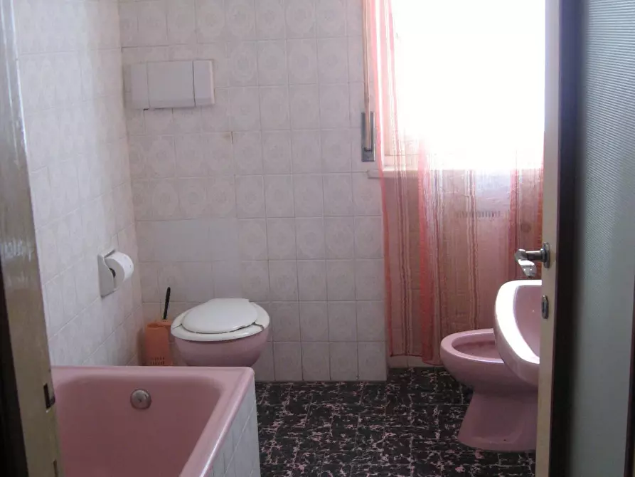 Immagine 15 di Appartamento in vendita  in ISOLA DI BORGONOVO MEZZANEGO a Mezzanego