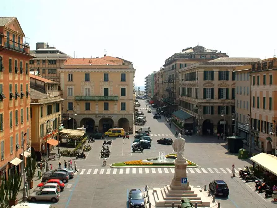 Immagine 1 di Locale commerciale in vendita  in PIAZZA  MATTEOTTI a Chiavari