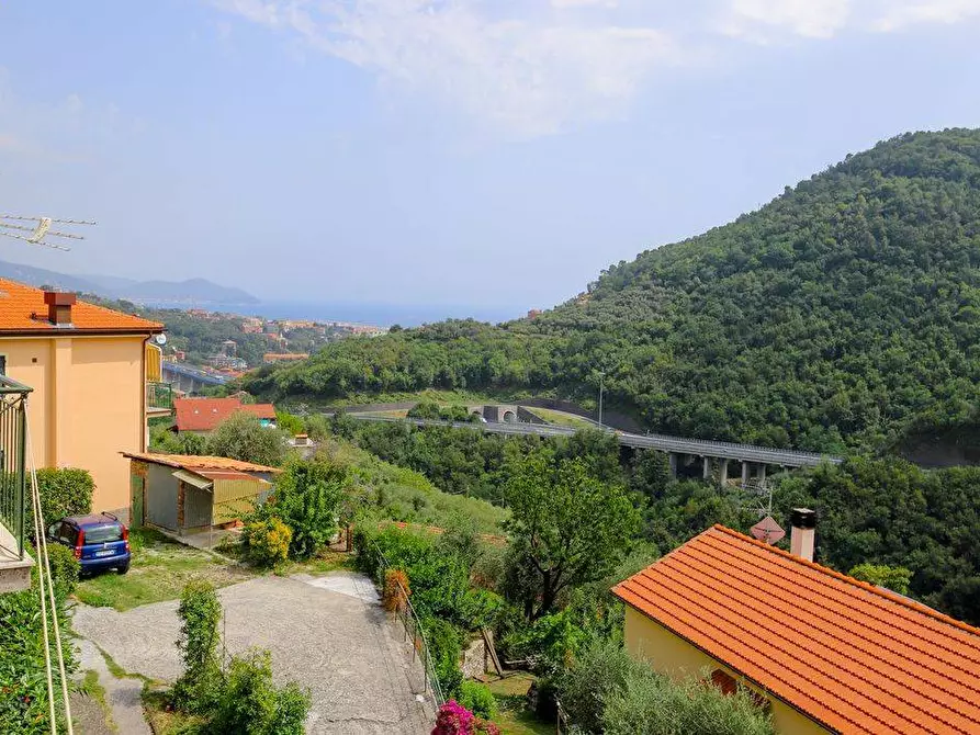Immagine 10 di Casa semindipendente in vendita  in VIA MAXENA a Chiavari
