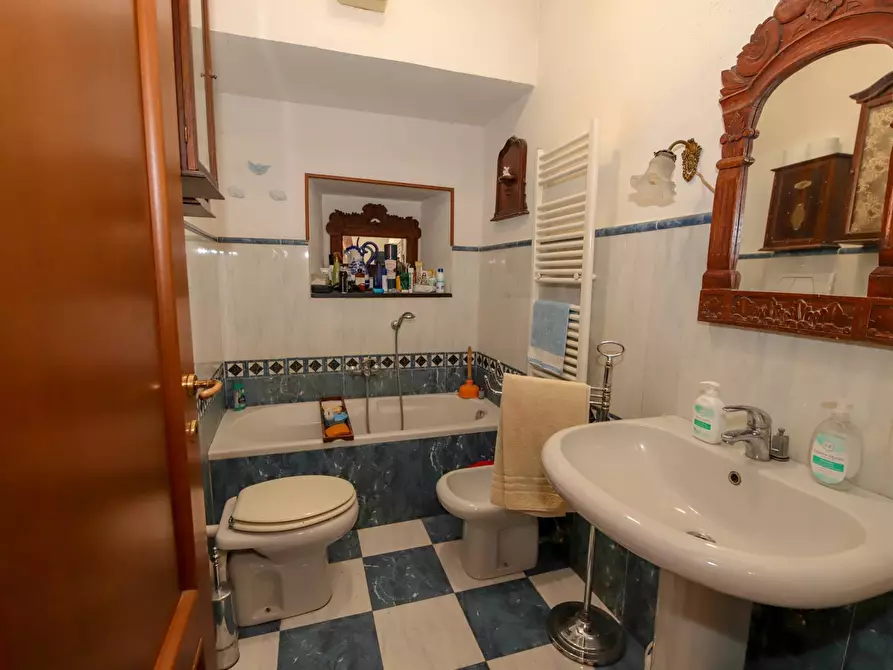 Immagine 25 di Casa semindipendente in vendita  in LOCALITA' GARBUGGI a Coreglia Ligure