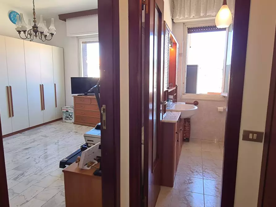 Immagine 30 di Appartamento in vendita  in CENTRO a Chiavari