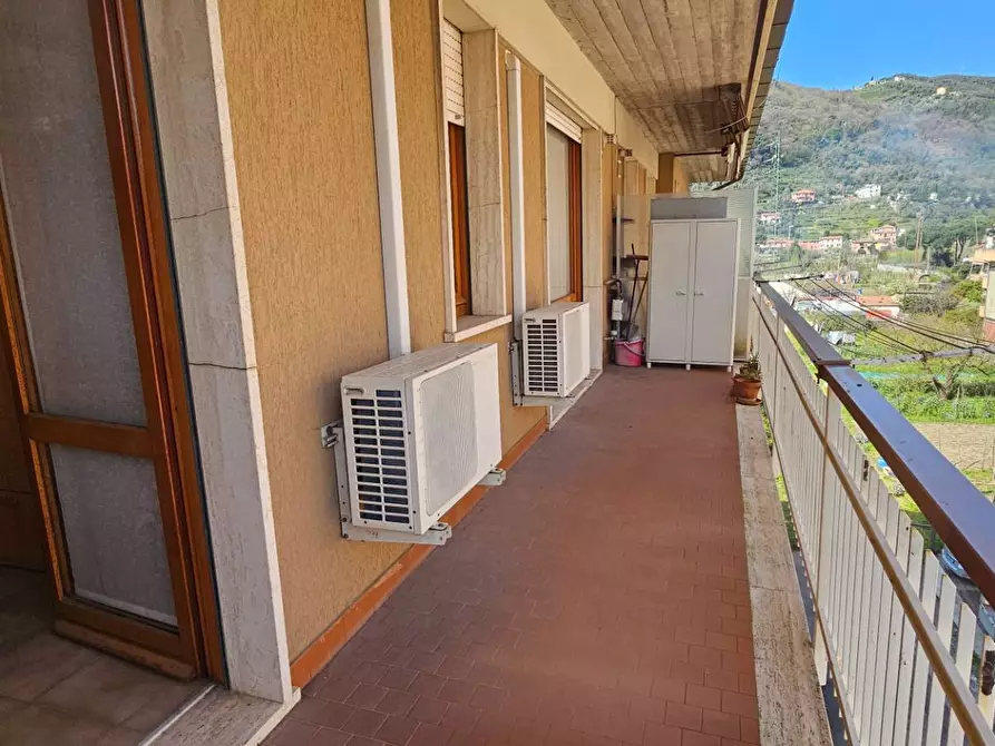 Immagine 1 di Appartamento in vendita  in VIA PRIVATA CASTAGNINO GAGLIARDO 1 a Avegno