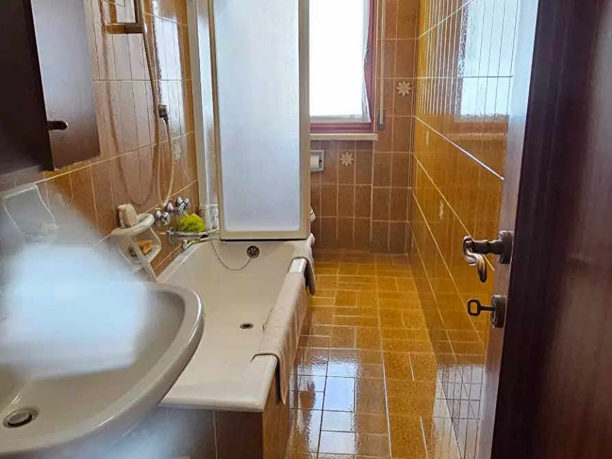 Immagine 12 di Appartamento in vendita  in VIA PRIVATA CASTAGNINO GAGLIARDO 1 a Avegno