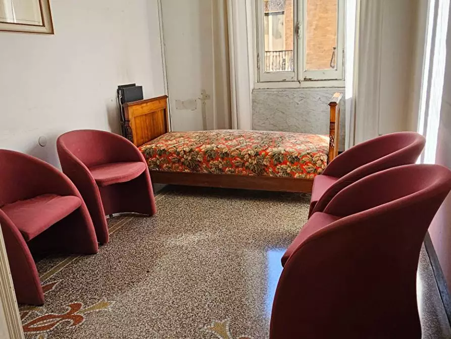 Immagine 17 di Appartamento in vendita  in VIA NINO BIXIO 19 a Chiavari