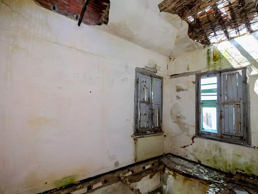 Immagine 14 di Villa in vendita  in VIA CAV. FELICE COGORNO 295 a Avegno