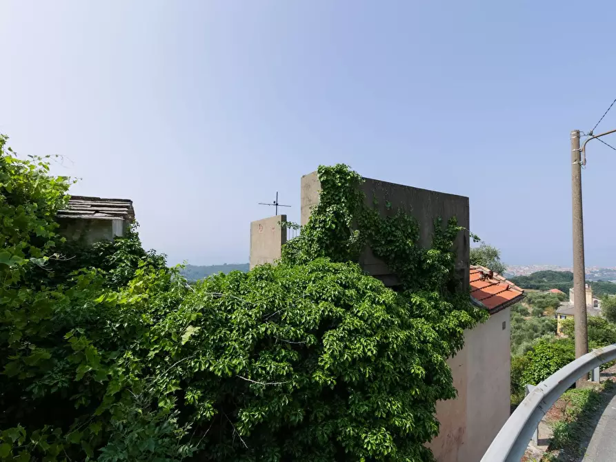 Immagine 7 di Casa semindipendente in vendita  in VIA CAV. FELICE COGORNO 90-84 a Avegno